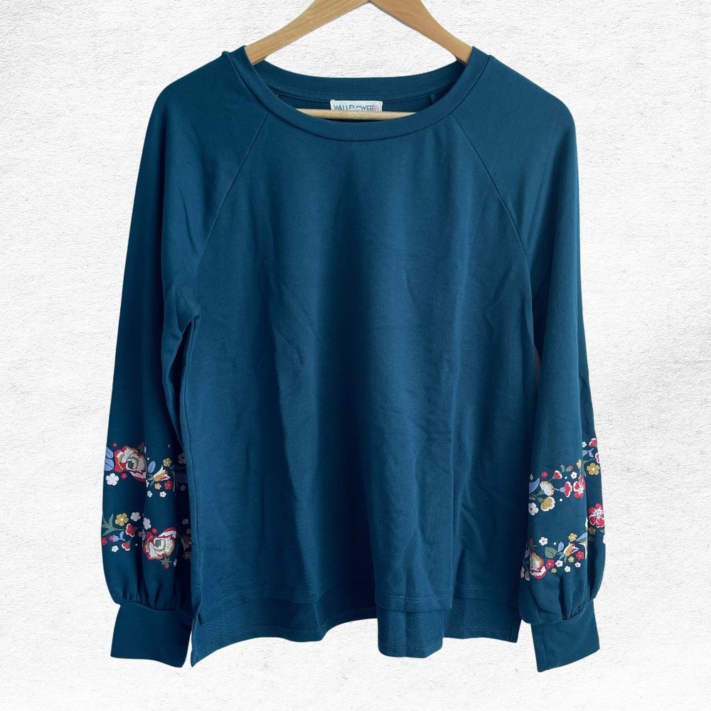 Juniors Wallflower Teal Floral Pullover Shirt
